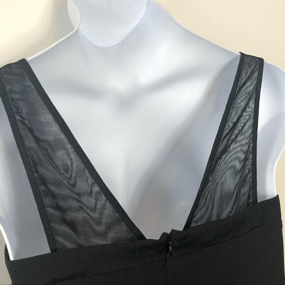 BCBGeneration Little Black Dress Sweetheart Neckline Colorblock Trim Size 10 - Picture 4 of 14